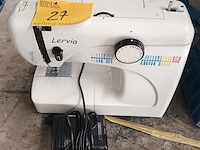 Lot 27 - naaimachine lervia