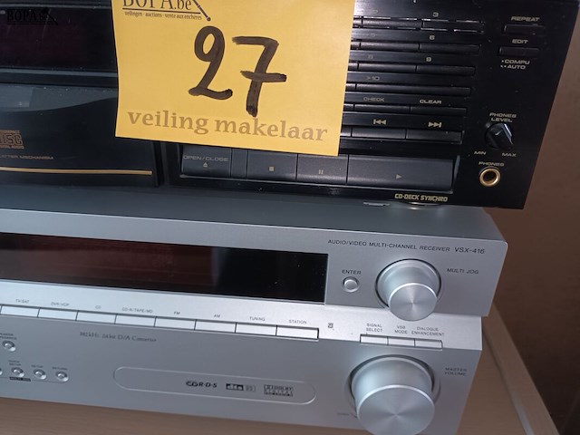 Lot 27 - pioneer cd player en audio/video player - afbeelding 4 van  7