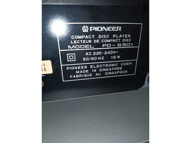 Lot 27 - pioneer cd player en audio/video player - afbeelding 6 van  7