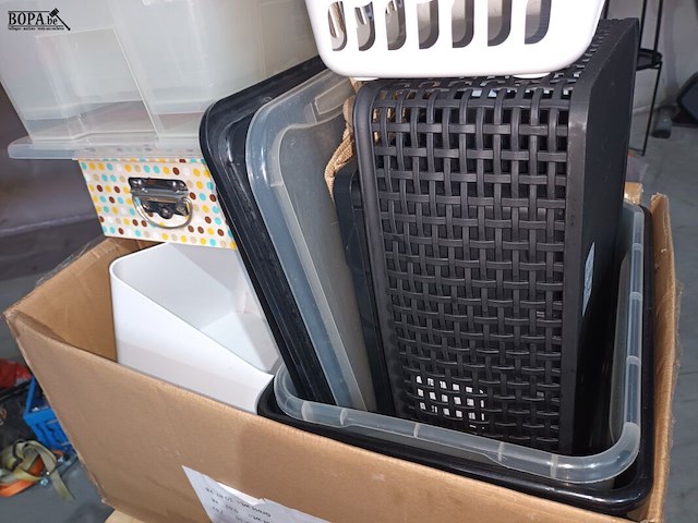 Lot 27 - pvc manden en bakken. 20 stuks - afbeelding 4 van  4