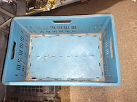 Lot 27 - pvc stapelbak. 2 stuks - afbeelding 2 van  3