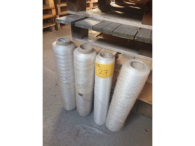 Lot 27 - restrol nylon net. 4 stuks - afbeelding 1 van  3