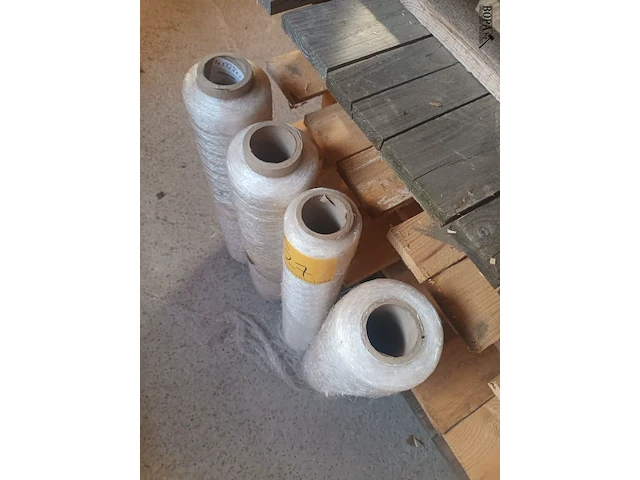 Lot 27 - restrol nylon net. 4 stuks - afbeelding 2 van  3