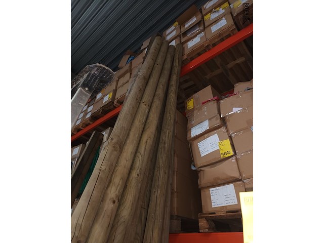 Lot 27 - ronde houten palen. 9 stuks - afbeelding 3 van  3