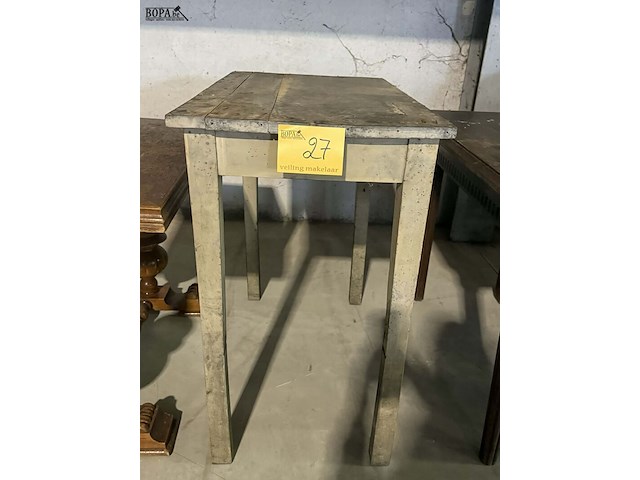 Lot 27 - rustieke houten tafel - afbeelding 1 van  3