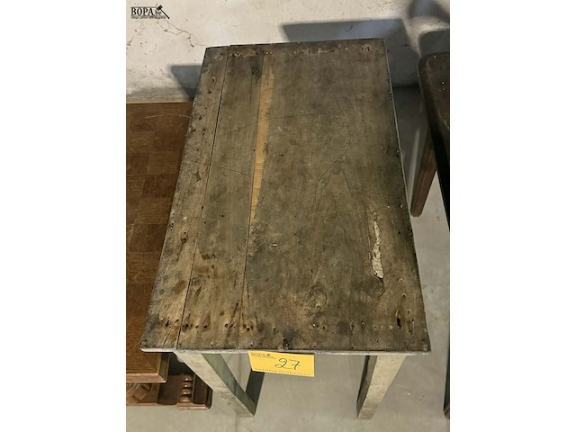 Lot 27 - rustieke houten tafel - afbeelding 3 van  3