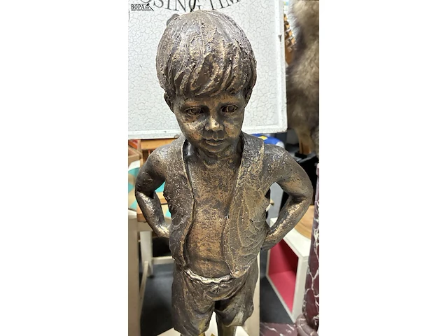 Lot 27 - vebronsd beeld staande jongen - get. geert kunen - afbeelding 2 van  5