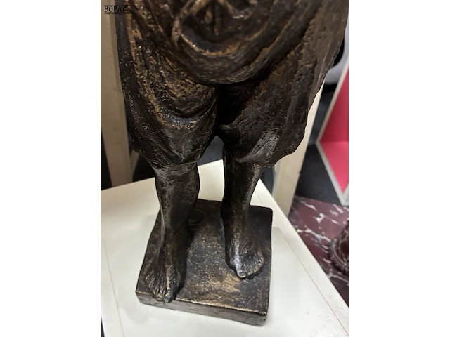 Lot 27 - vebronsd beeld staande jongen - get. geert kunen - afbeelding 4 van  5