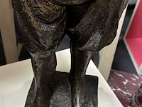 Lot 27 - vebronsd beeld staande jongen - get. geert kunen - afbeelding 4 van  5