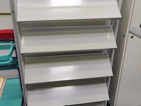 Lot 27 - verrolbaar folderrek - afbeelding 1 van  3