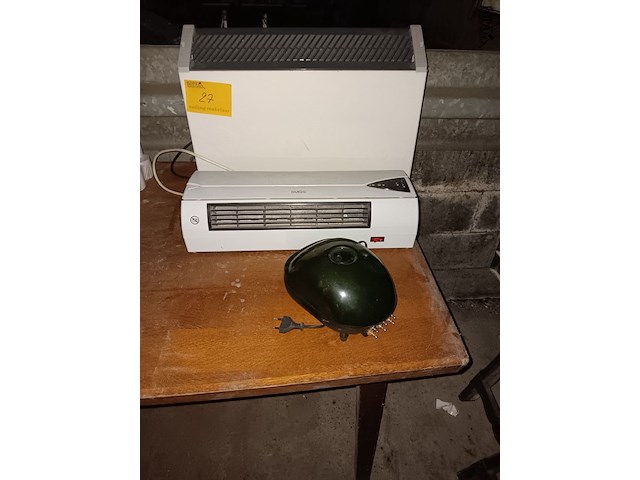 Lot 27 - verwarmingstoestellen en luchtpompje - afbeelding 1 van  1