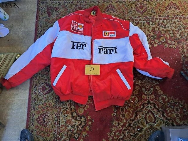 Lot 27 - vintage ferrari f1 marlboro bomberjack michael schumacher - - afbeelding 1 van  3