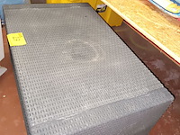 Lot 27 - wicker lounge tafel - afbeelding 2 van  3