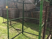Lot 270 - groene metalen kooi. 3 stuks