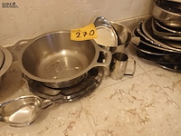 Lot 270 - inox schalen, kommen saucière. 23 stuks - afbeelding 3 van  4