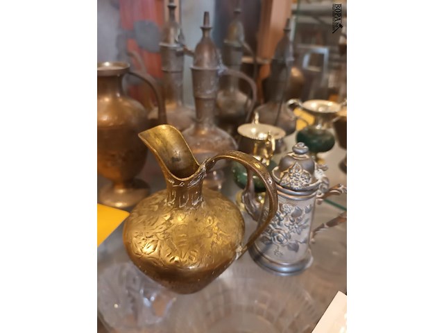 Lot 270 - koperen kannetjes. 8 stuks - afbeelding 3 van  5