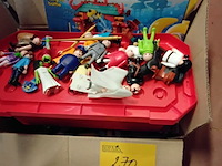 Lot 270 - lego diverse blokjes + doos minions nieuw en playmobil figuu - afbeelding 1 van  4