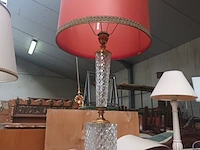 Lot 270 - tafellamp met kristallen voet