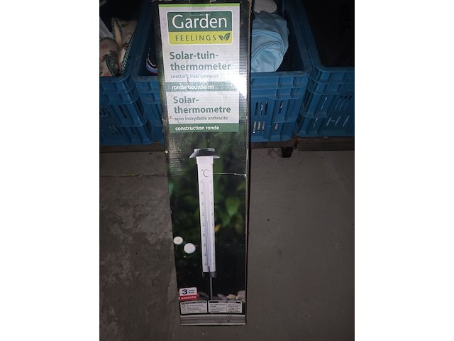 Lot 271 - tuinverlichting en thermometer. 3 stuks - afbeelding 2 van  4