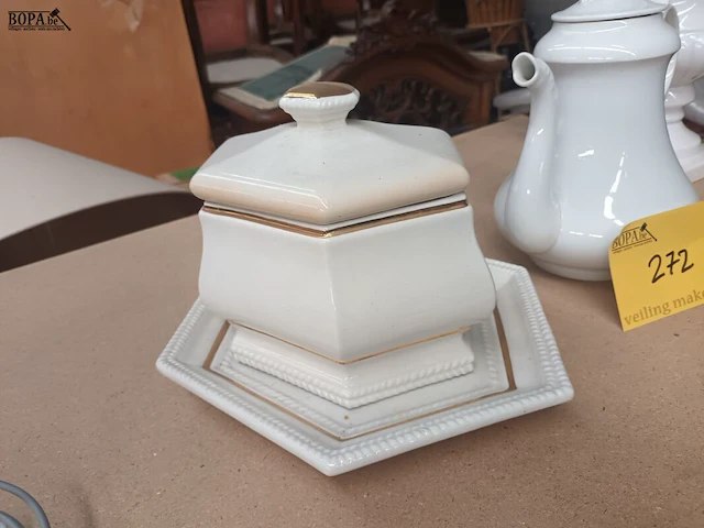 Lot 272 - decoratie. 3 stuks - afbeelding 2 van  5