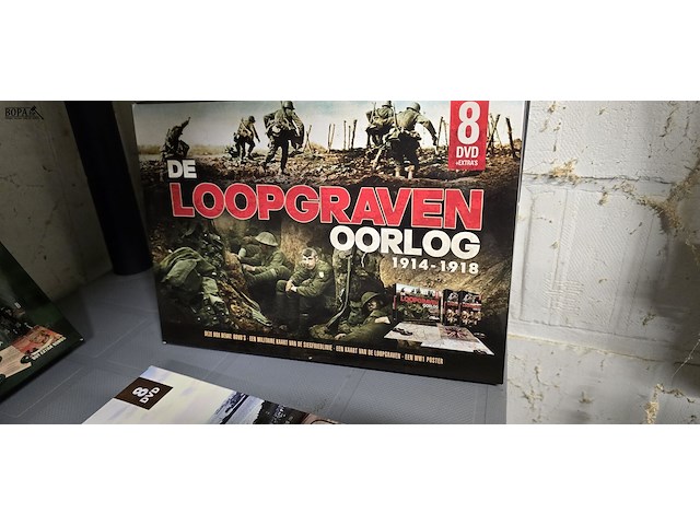 Lot 272 - dvd boxen oorlog - afbeelding 6 van  7