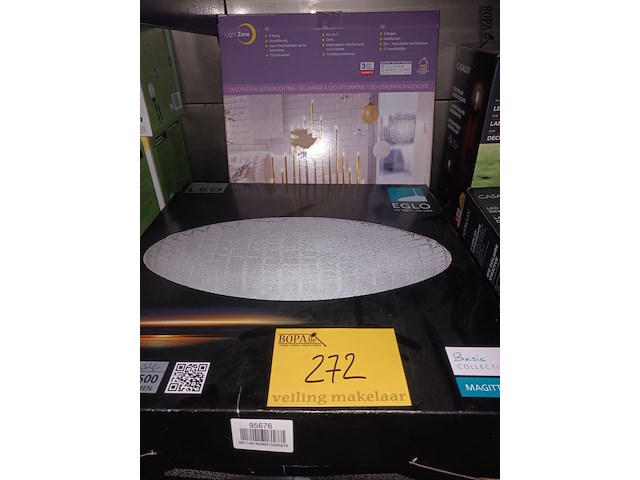 Lot 272 - plafondlamp en led kandelaar - afbeelding 1 van  5