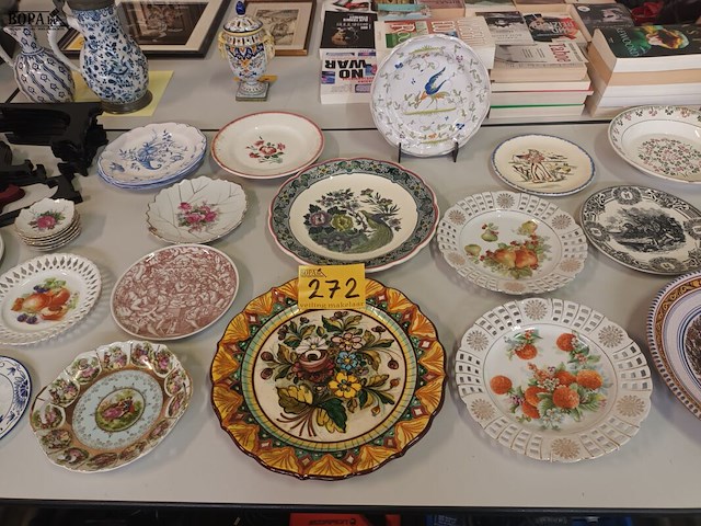 Lot 272 - sierborden. 26 stuks - afbeelding 1 van  6