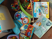 Lot 273 - doos speelgoed jonge kinderen - afbeelding 3 van  3