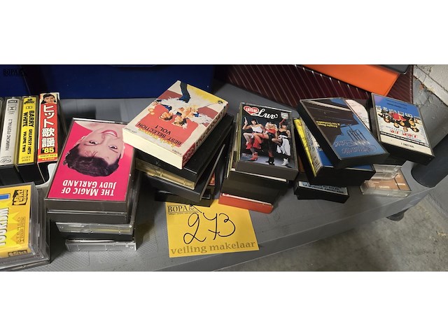 Lot 273 - muziekcassettes originele diverse genres - afbeelding 4 van  6