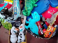 Lot 274 - lot kinderspeelgoed; oa dinosaurus, olaf disney,… - afbeelding 1 van  1
