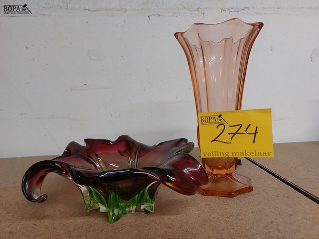 Lot 274 - vaas en schaal stijl murano - afbeelding 1 van  2