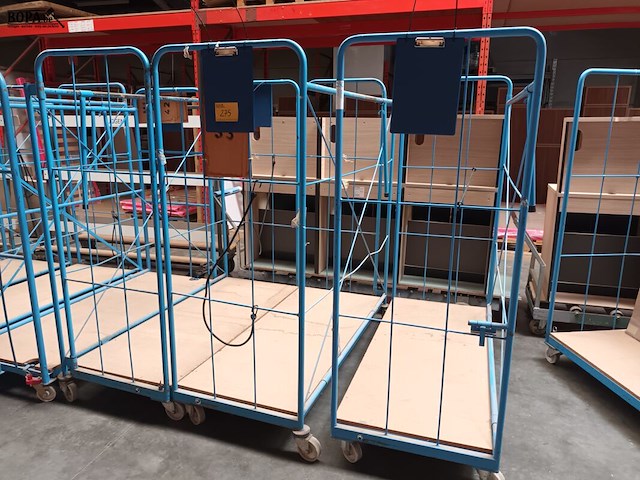 Lot 275 - blauwe transportkar. 3 stuks - afbeelding 1 van  2