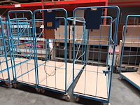 Lot 275 - blauwe transportkar. 3 stuks - afbeelding 1 van  2