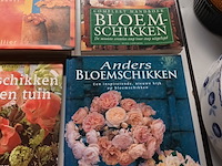 Lot 275 - boeken over bloemschikken. 6 stuks - afbeelding 2 van  4