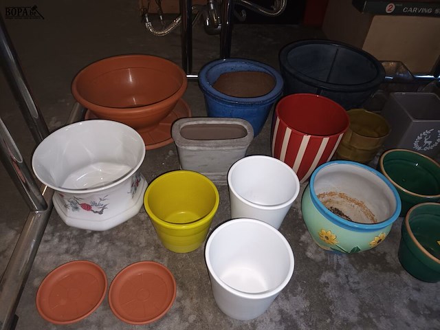 Lot 276 - bloempotten. 25 stuks - afbeelding 2 van  3