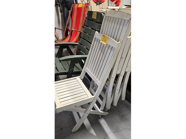 Lot 276 - houten tuinstoelen opvouwbaar 4 stuks - afbeelding 2 van  3