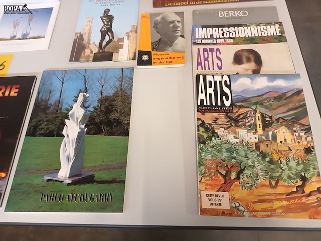 Lot 276 - kunstboeken en galerij folders. 20 stuks - afbeelding 3 van  7