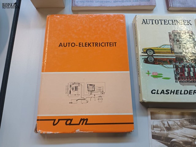 Lot 277 - autoboeken. 5 stuks - afbeelding 5 van  6