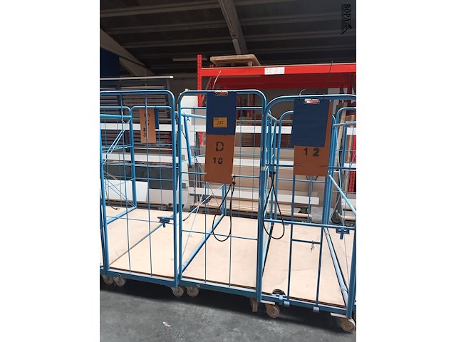 Lot 277 - blauwe transportkar. 3 stuks - afbeelding 3 van  3