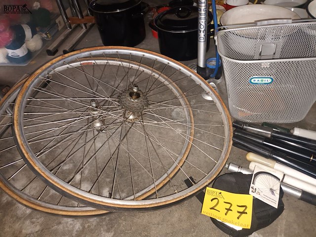 Lot 277 - fietsmateriaal. 18 stuks - afbeelding 3 van  3