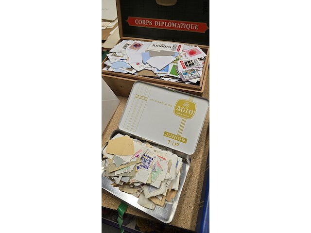 Lot 277 - groteverzamling postzegels diverse albums en losse - afbeelding 7 van  13