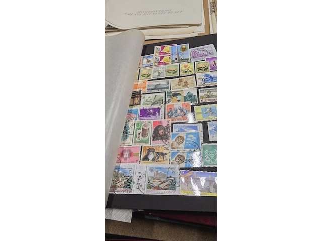 Lot 277 - groteverzamling postzegels diverse albums en losse - afbeelding 11 van  13