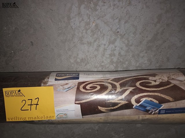 Lot 277 - vloertapijt - afbeelding 1 van  4
