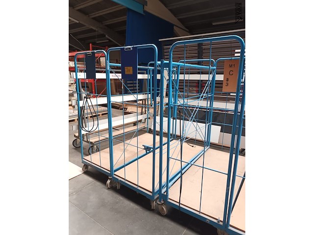 Lot 278 - blauwe transportkar. 3 stuks - afbeelding 3 van  3
