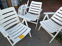 Lot 278 - plooibare tuinstoelen wit onigard collection - afbeelding 1 van  3