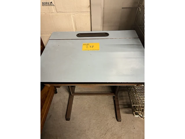 Lot 278 - retro kinderlessenaar - afbeelding 1 van  2