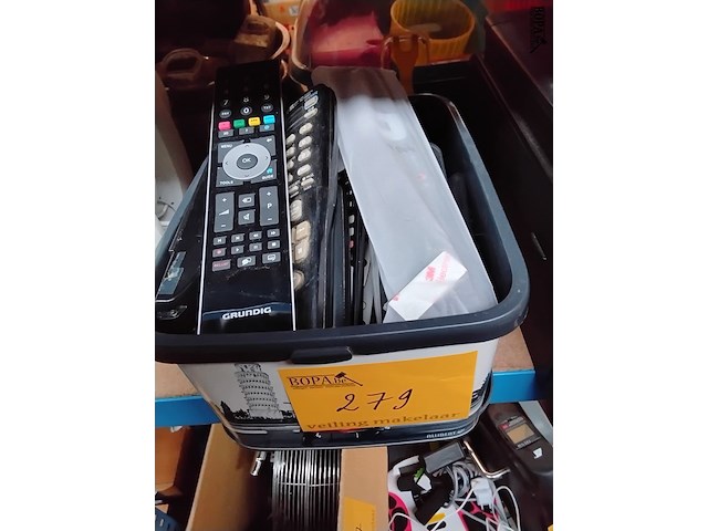 Lot 279 - lot afstandsbedieningen - afbeelding 1 van  1