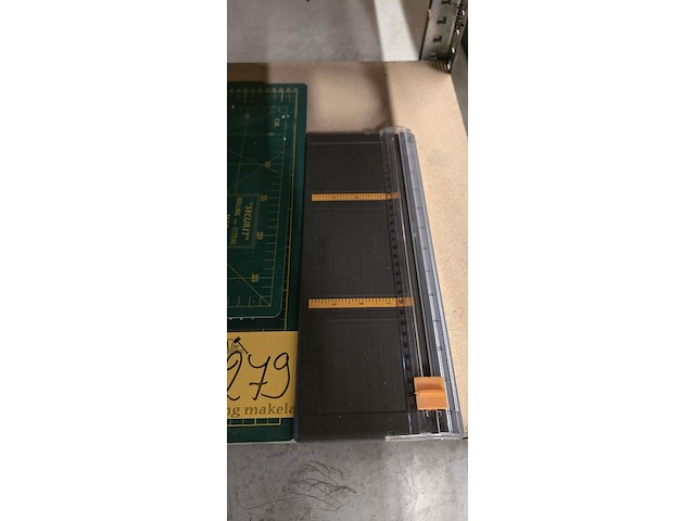 Lot 279 - papiersnijders en snijmatten 5 stuks - afbeelding 2 van  4