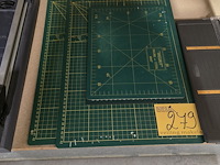Lot 279 - papiersnijders en snijmatten 5 stuks - afbeelding 3 van  4