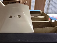 Lot 28 - aansluitdoos vynckier 2 dozen - afbeelding 2 van  2